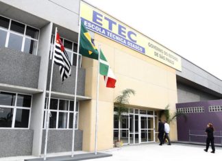 As Escolas Técnicas (Etecs) e Faculdades de Tecnologia (Fatecs) estaduais oferecem plantões à distância gratuitos para orientar o contribuinte no preenchimento da declaração de IR.