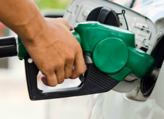 Preço médio da gasolina tem queda