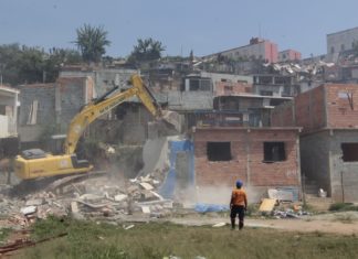 Área da Cohab será inscrita em programas habitacionais, diz prefeito