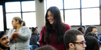 Já as inscrições para os cursos de Inglês e Espanhol serão abertas em janeiro e poderão ser feitas pelo site da Prefeitura, em data ainda a ser definida.