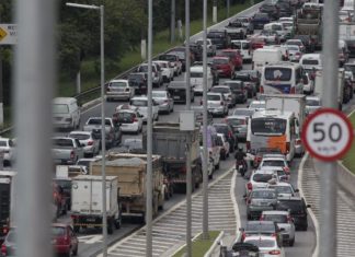 Rodízio municipal continua suspenso em São Paulo Rodízio de veículos