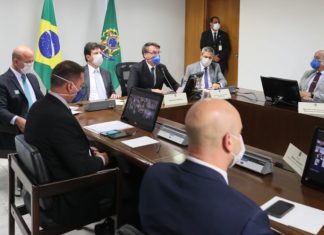 Bolsonaro pede apoio de empresários no combate ao coronavírus