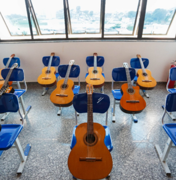 Itapevi inaugura escola de música Unidade funciona todos os dias da semana, na Avenida Presidente Vargas