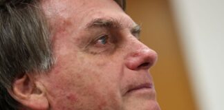 O presidente Jair Bolsonaro divulgou nota oficial para responder novamente à acusação de ter interferido na Polícia Federal (PF).