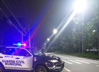 Guarda Municipal reforça ação contra rachas em Alphaville No último dia 21, a Guarda Municipal recebeu uma denúncia através do app Barueri sobre alta velocidade e direção perigosa em Alphaville.