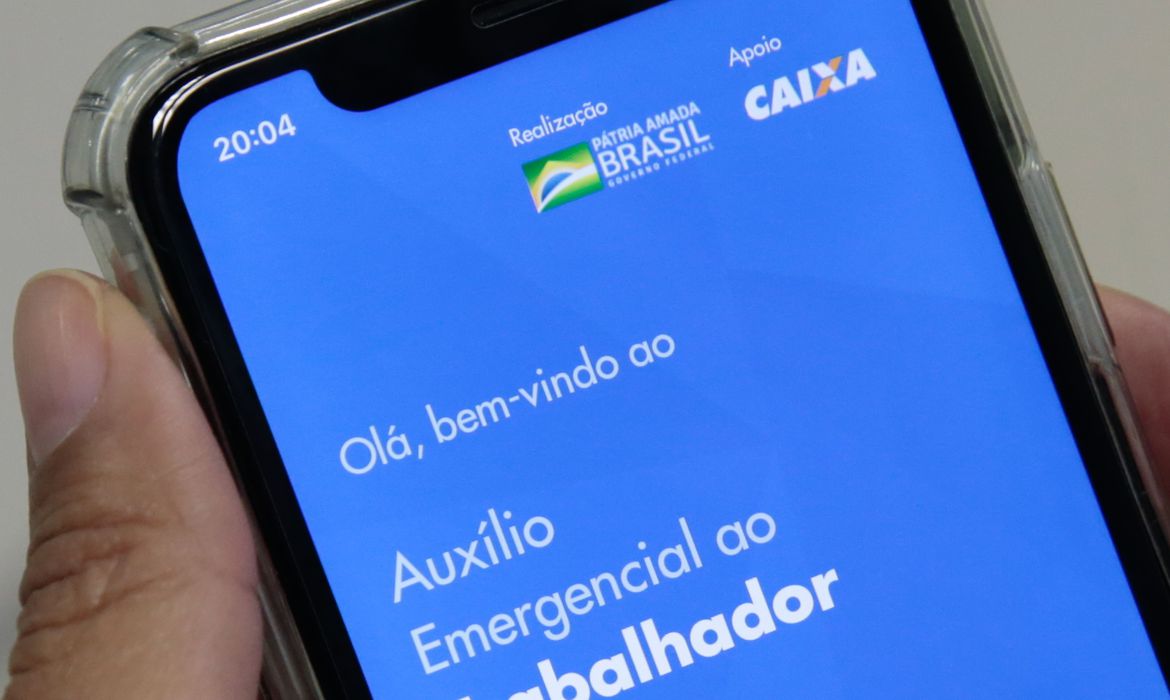 Governo irá pagar mais 2 parcelas de R$ 300 do auxílio emergencial Governo irá pagar mais 2 parcelas do auxílio emergencial