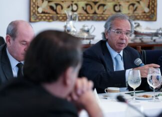 Governo informa que vai criar Programa de renda mínima após a pandemia Renda Brasil unificará vários programas sociais