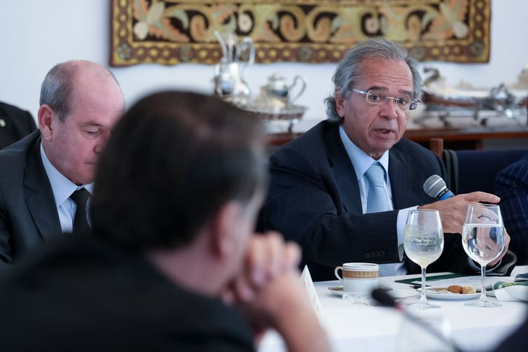 Renda Brasil unificará vários programas sociais