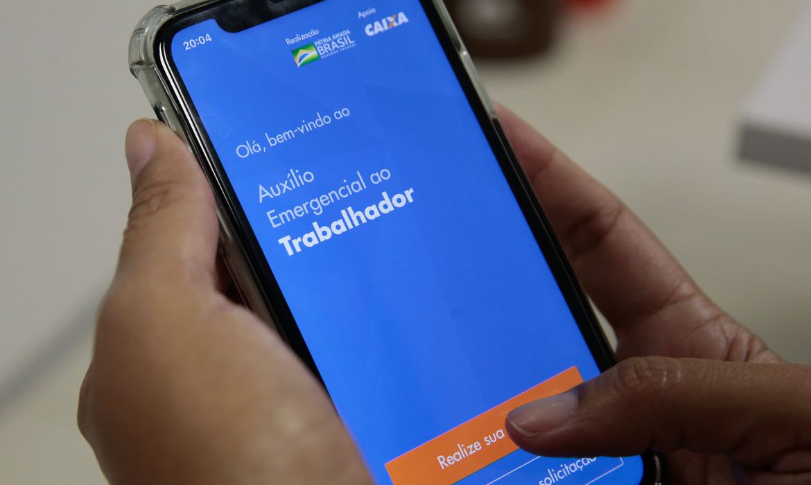 Pedidos de auxílio emergencial em análise somam 11 milhões