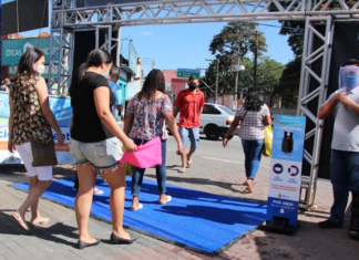 Calçadão de Carapicuíba ganha estrutura de prevenção contra o Covid-19 Calçadão de Carapicuíba ganha estrutura de prevenção contra o Covid-19