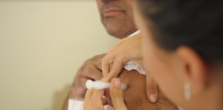 Em Jandira, as doses são aplicadas em todas as UBSs do município para os grupos prioritários da campanha