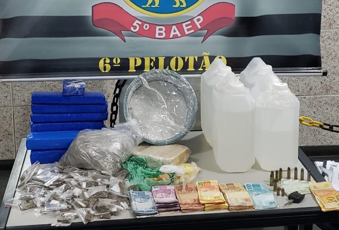 5º BAEP fecha refinaria de drogas em Carapicuíba e prendem traficantes