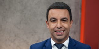 Rogério Lins sofre infarto
