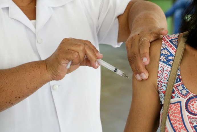 Vacinação contra a gripe é aberta a todas as pessoas