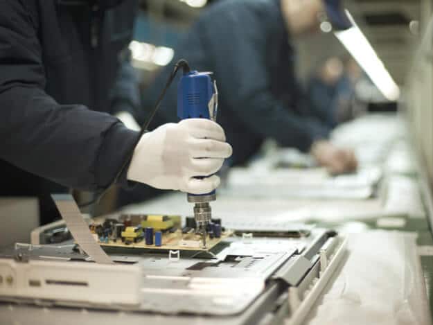 Produção de eletroeletrônicos cai 33% em em maio comparando com 2019