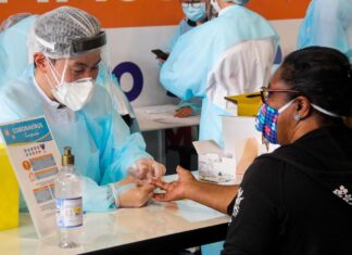 Carapicuíba realiza teste em massa em 15 escolas do município