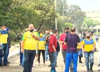 Funcionários dos Correios fazem protesto em São Paulo