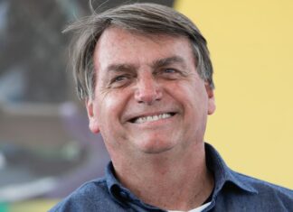 Bolsonaro recebe alta após cirurgia para retirada de cálculo na bexiga