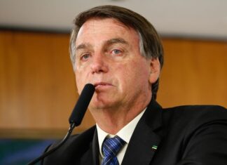 Presidente Jair Bolsonaro está sem febre ou dor após cirurgia