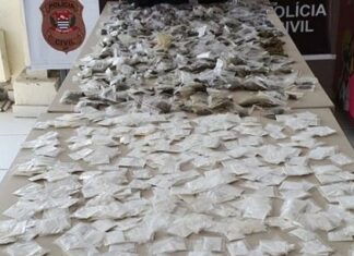 Em Carapicuíba mulher é presa após descoberta de drogas em sua casa