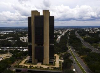 Senado aprova projeto de autonomia do Banco Central