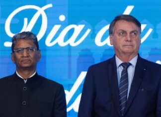 Bolsonaro participa de celebração nacional da Índia na embaixada