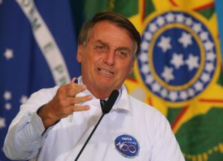 Fechamento não é política correta contra covid-19, diz Bolsonaro