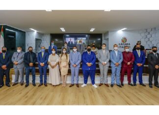 Vereadores, prefeito e vice em Itapevi tomam posse na Câmara