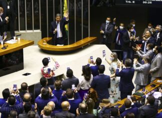 Sem acordo, Lira cria comissão especial para discutir PEC da imunidade