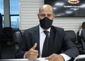 Vereador solicita que idosos sejam lembrados por telefone sobre data da 2° dose da vacina