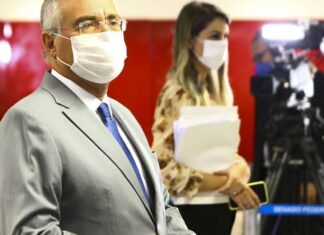 CPI: senadores questionam Renan e aprovam 310 pedidos de informação