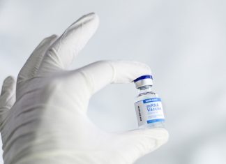 Programa Unidos pela Vacina tem a meta de vacinar toda a população até setembro de 2021