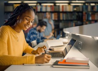 Mais de 90% das universidades brasileiras acreditam que a tecnologia melhora a qualidade do ensino superior