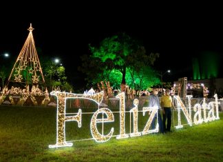 Natal de Águas e Luzes de Foz abre processo para receber propostas de decoração