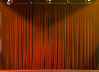 Empresa comemora aniversário com show de talentos