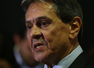 Roberto Jefferson passa a noite em hospital