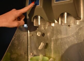 Comércio de bebidas deve se atentar ao tratamento da água para máquina de gelo