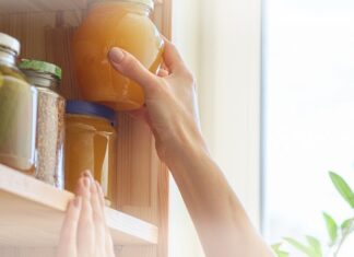 Como eliminar mofo e bolor da despensa de uma forma eficaz