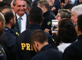 Policiais federais devem ter reajuste até 2022, diz presidente