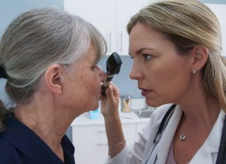 Catarata: cirurgia reduz riscos de demência em idosos