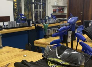 Seguro de bikes oferece curso de mecânica de bicicletas a jovens de baixa renda