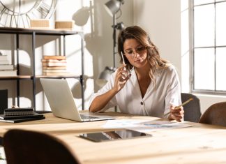 Dados revelam dificuldades das mulheres no mercado de trabalho