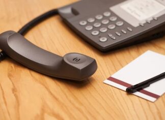 VoIP é opção para empresas frente telefone fixo e celular, diz especialista