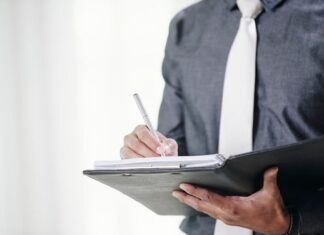 Como funciona a rescisão contratual por inadimplência?