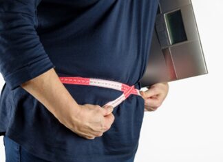 Mudança de hábitos e exercícios focados são alternativas para perder gordura