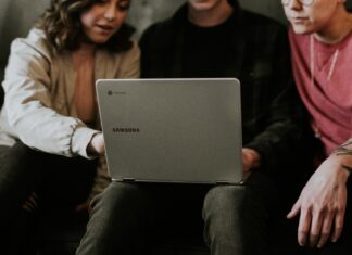 Estudantes recebem educação tecnológica em Jundiaí (SP)