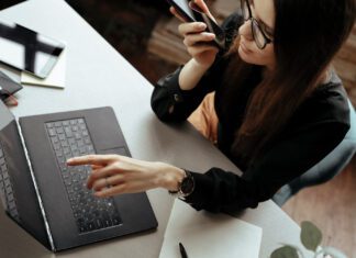 Jovens preferem sair do emprego a deixar teletrabalho