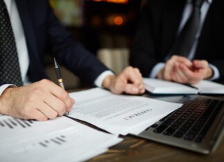 Startup aposta em marketing jurídico para advogados brasileiros e portugueses