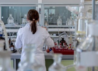 Empresas investem em tecnologia para eliminar vírus e bactérias de seus produtos
