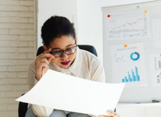 Mais de meio milhão de empresas são fechadas nos primeiros 4 meses do ano